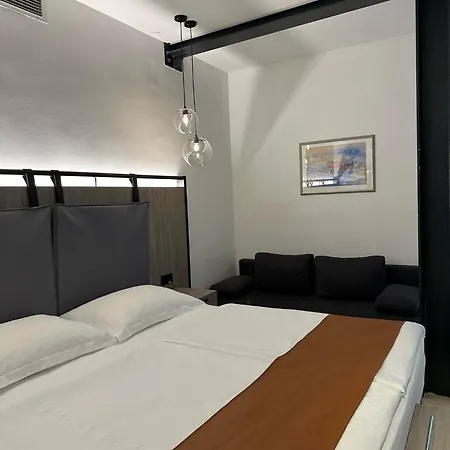 Veneziana Boutique Superior Koper