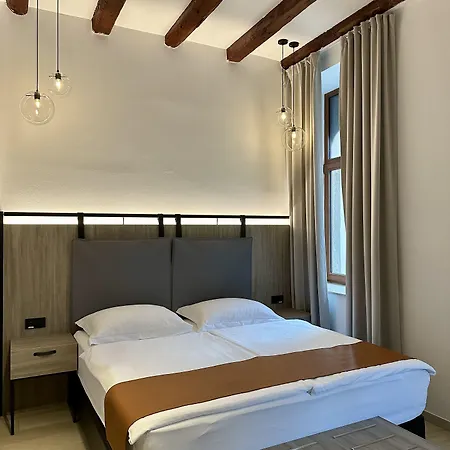 Veneziana Boutique Superior Koper