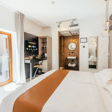 Отель Veneziana Boutique Superior 3*